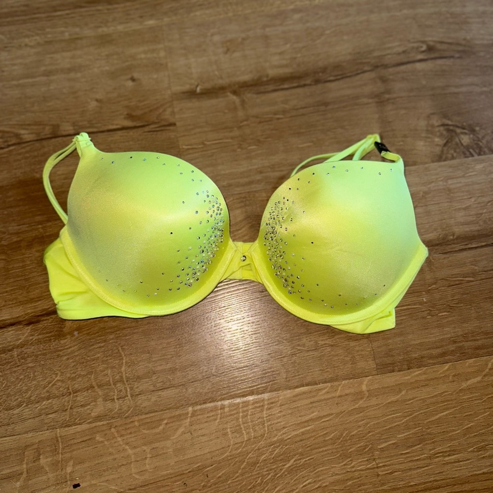 Victoria’s Secret bra. Yellow with rhinestones. Size 34D new with tag!